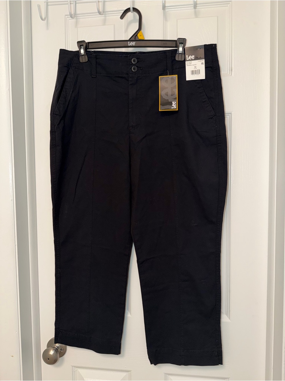 Lee Women’s Black Mid Rise Stretch Capri Pants NWT Size US 14 UK 18